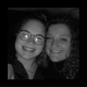 Meet your Posher, Chloe'